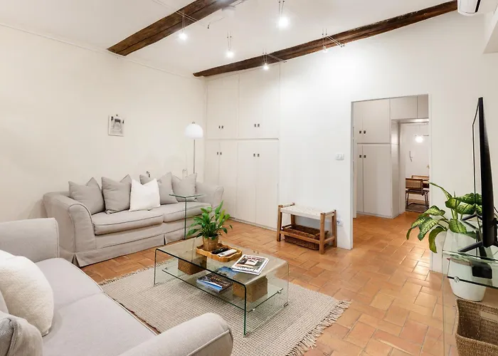 Leonina Art House Apartment