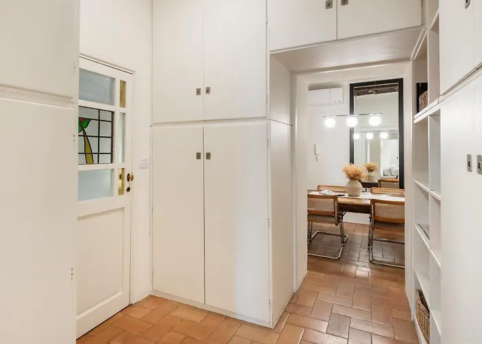 Leonina Art House Apartment